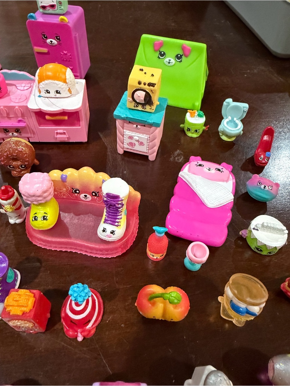 Lot of 82 Shopkins Figures Mixed Seasons Food Fashion Toys Miniatures - Picture 8 of 12